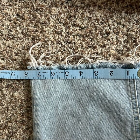 Zara Women’s Light Wash Denim Button Fly Jeans Size 10 Jagged Hem - Picture 8 of 11